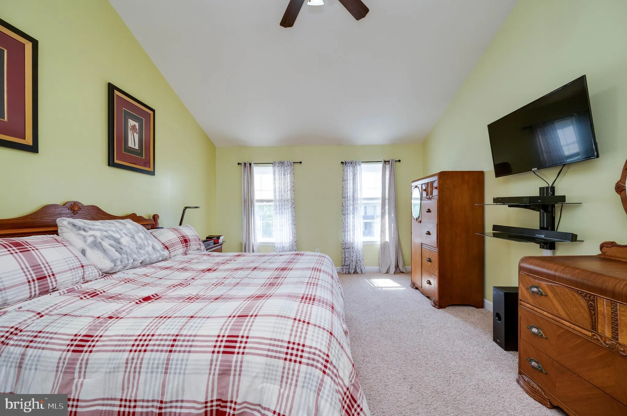 Blandon, Pennsylvania 19510, United States, 5 Bedrooms Bedrooms, ,4 BathroomsBathrooms,Residential,Pending,190914