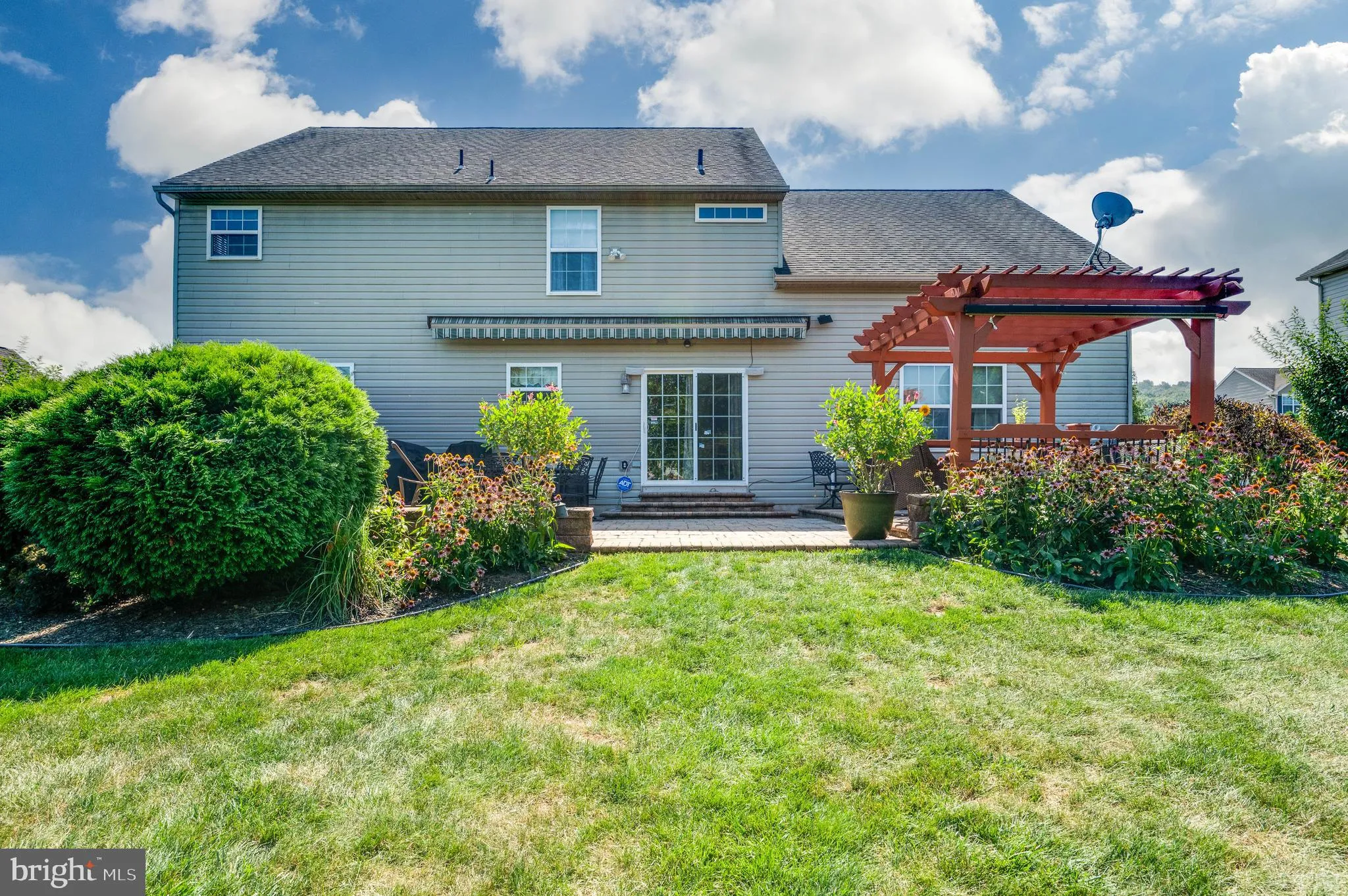 Blandon, Pennsylvania 19510, United States, 5 Bedrooms Bedrooms, ,4 BathroomsBathrooms,Residential,Pending,190914