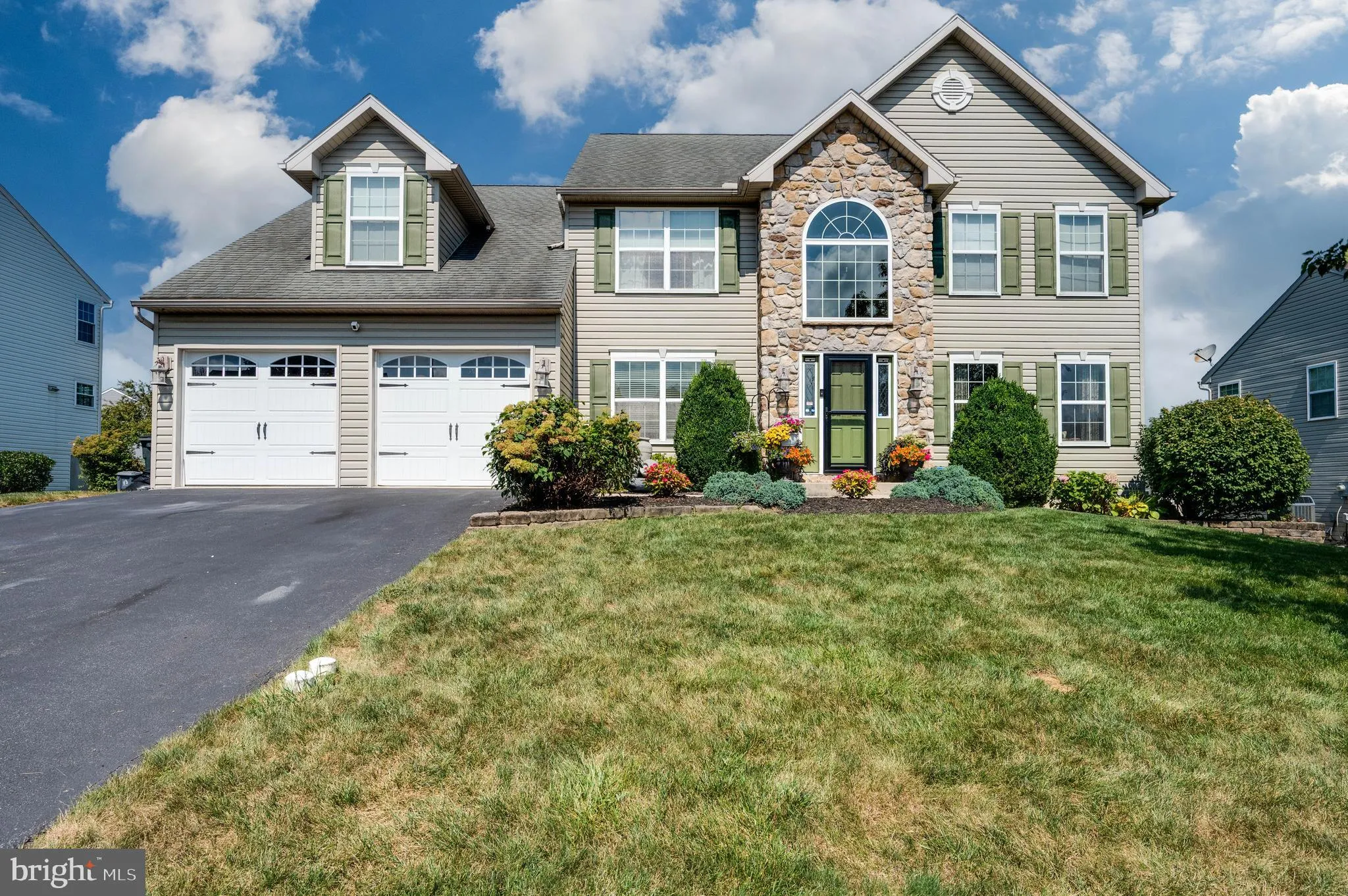 Blandon, Pennsylvania 19510, United States, 5 Bedrooms Bedrooms, ,4 BathroomsBathrooms,Residential,Pending,190914