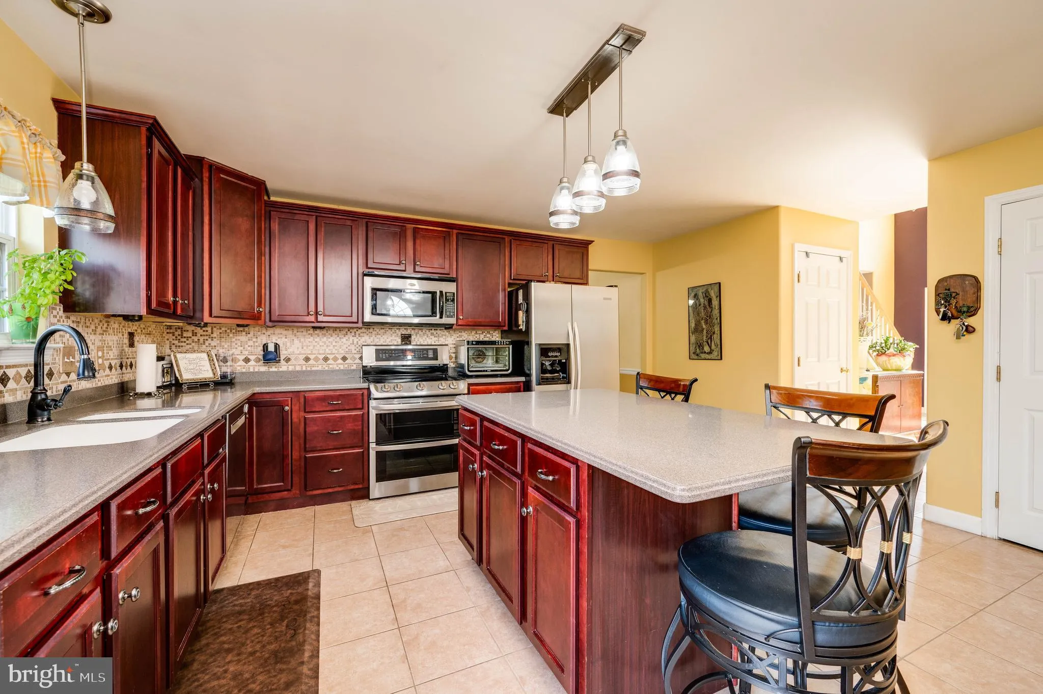 Blandon, Pennsylvania 19510, United States, 5 Bedrooms Bedrooms, ,4 BathroomsBathrooms,Residential,Pending,190914