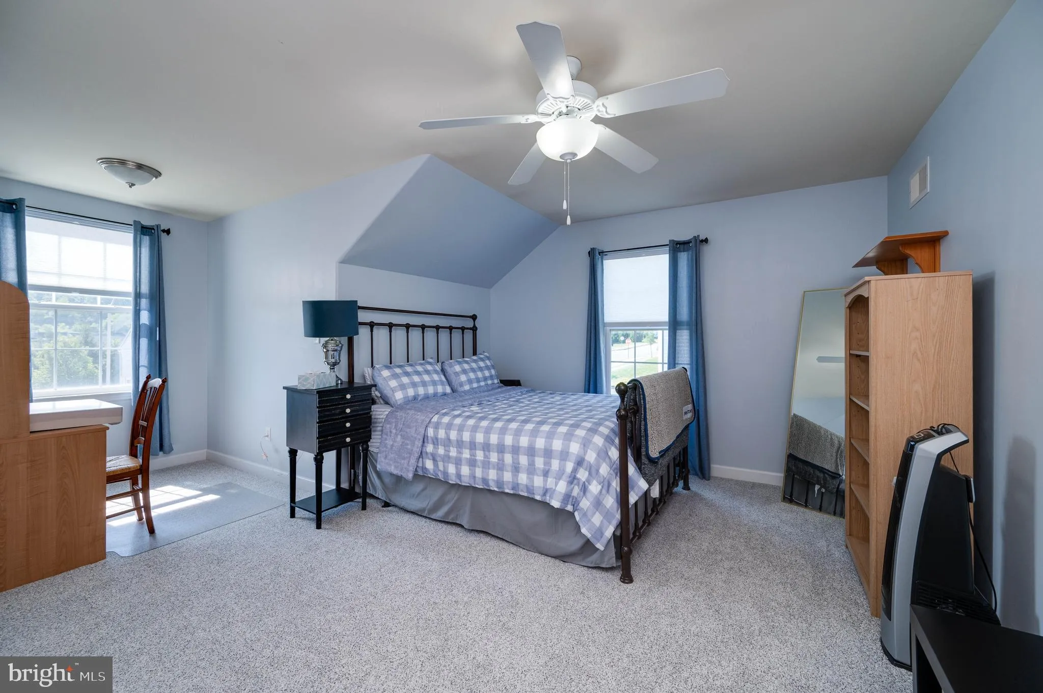 Blandon, Pennsylvania 19510, United States, 5 Bedrooms Bedrooms, ,4 BathroomsBathrooms,Residential,Pending,190914