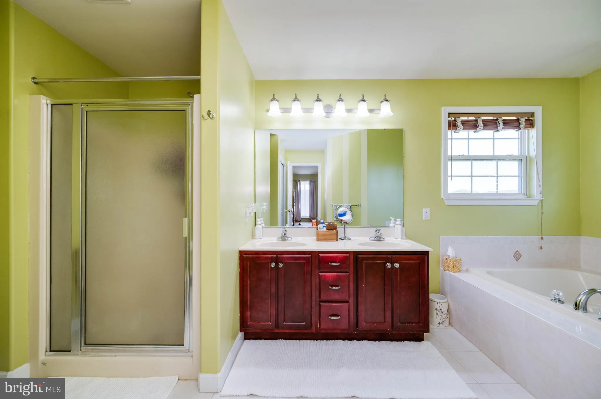 Blandon, Pennsylvania 19510, United States, 5 Bedrooms Bedrooms, ,4 BathroomsBathrooms,Residential,Pending,190914