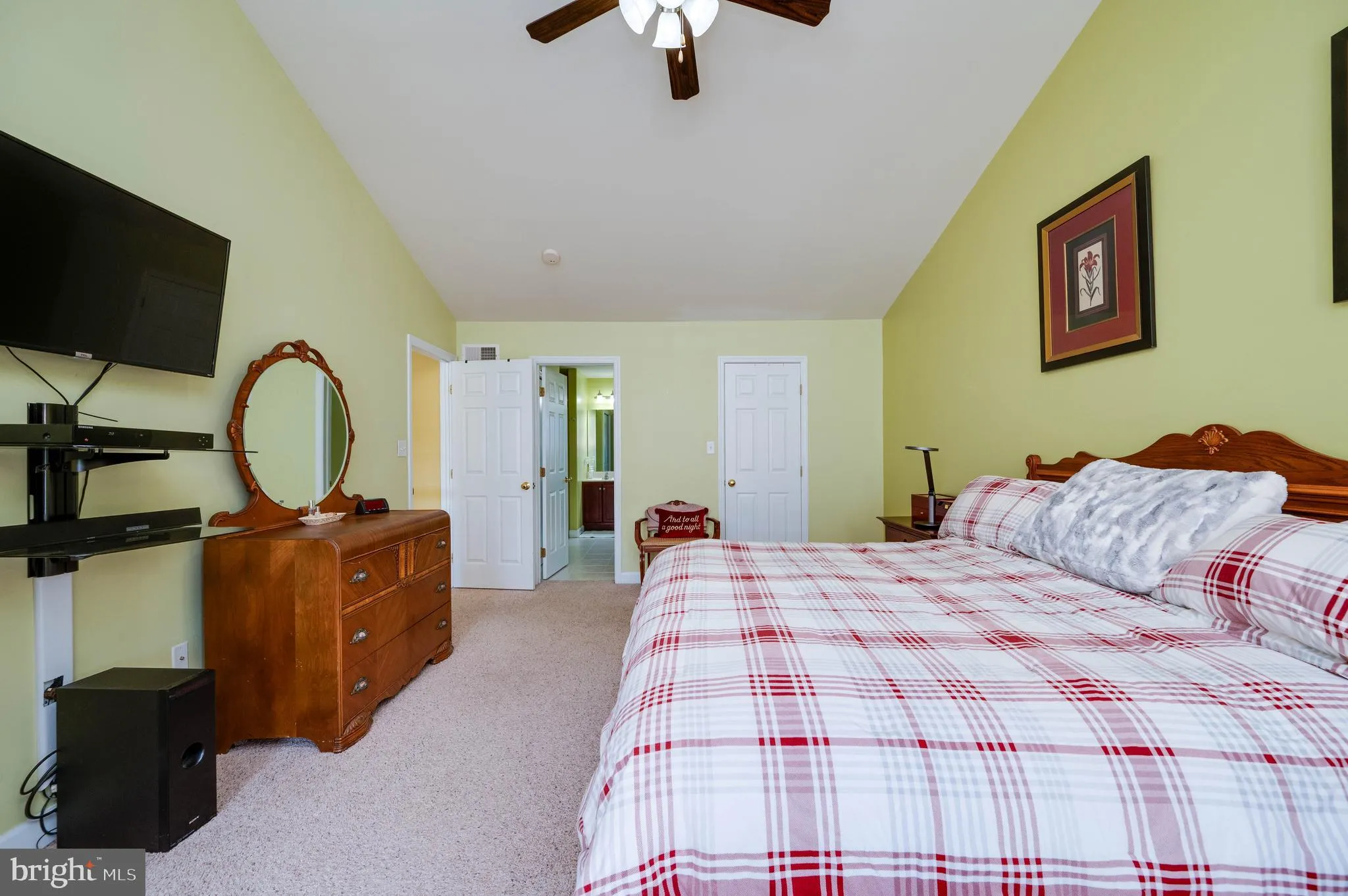 Blandon, Pennsylvania 19510, United States, 5 Bedrooms Bedrooms, ,4 BathroomsBathrooms,Residential,Pending,190914