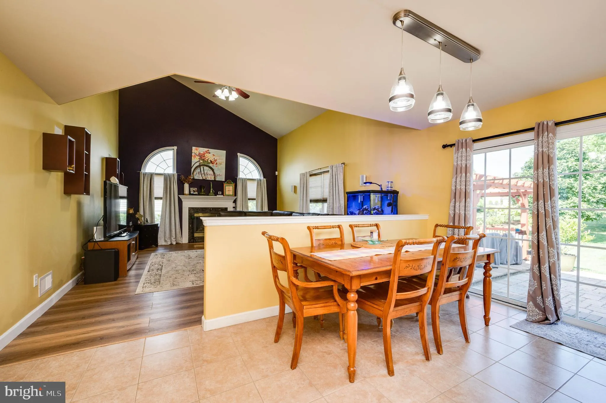 Blandon, Pennsylvania 19510, United States, 5 Bedrooms Bedrooms, ,4 BathroomsBathrooms,Residential,Pending,190914