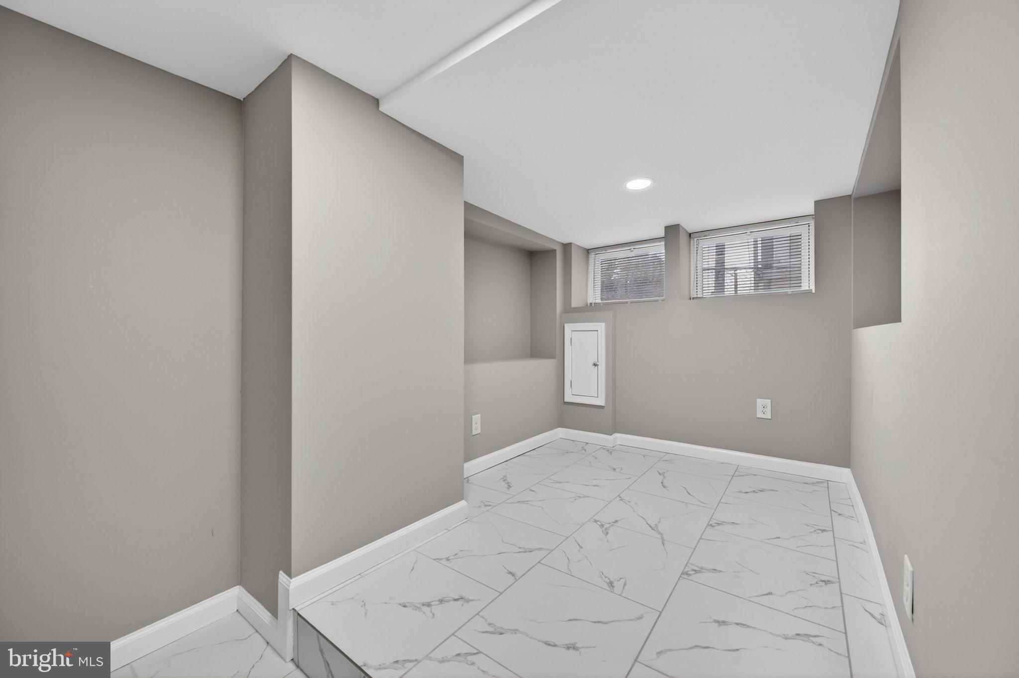 MIDWAY - Residential