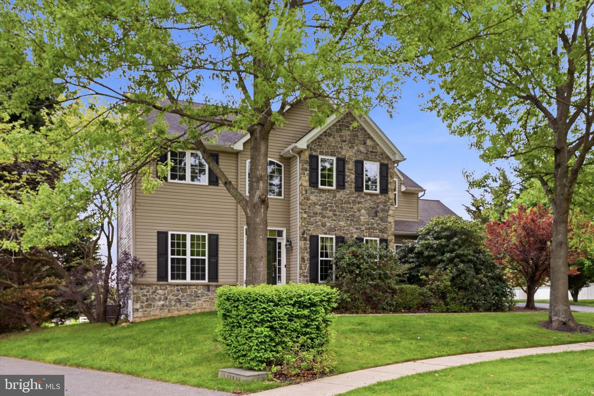 LAMBORN HUNT - Residential