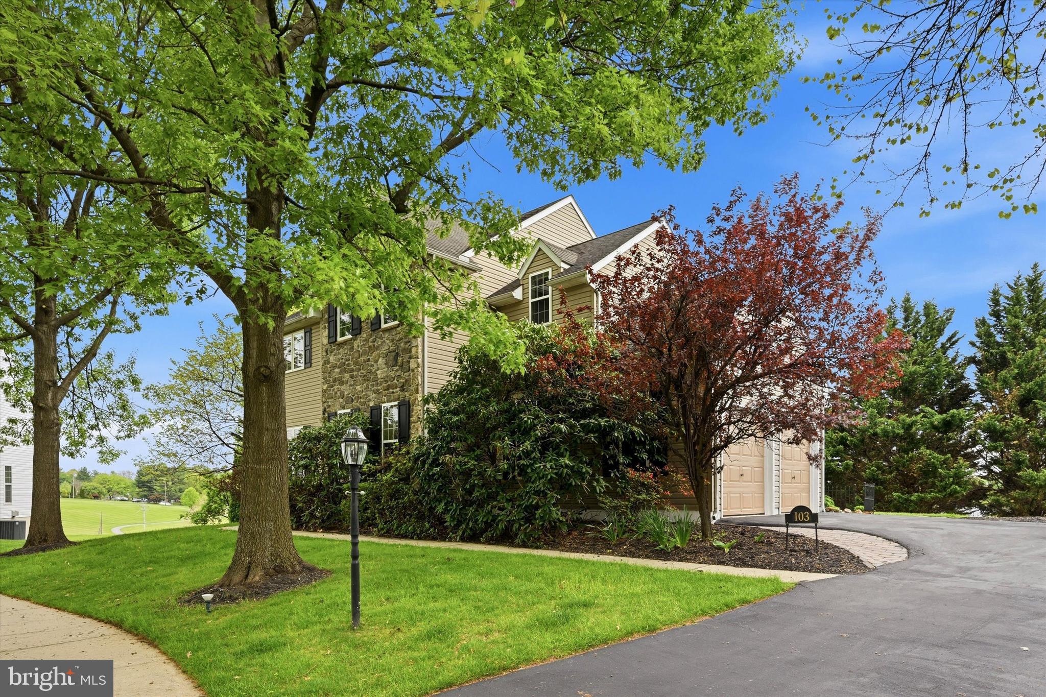 LAMBORN HUNT - Residential