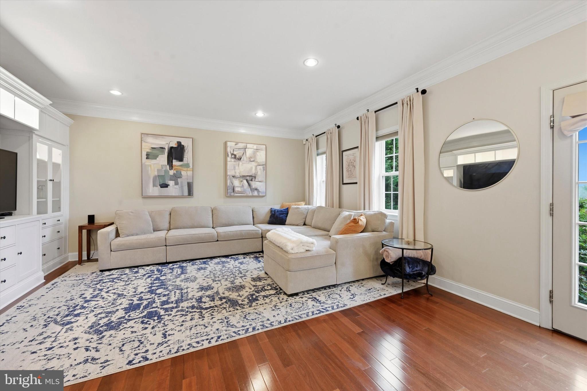 LAMBORN HUNT - Residential