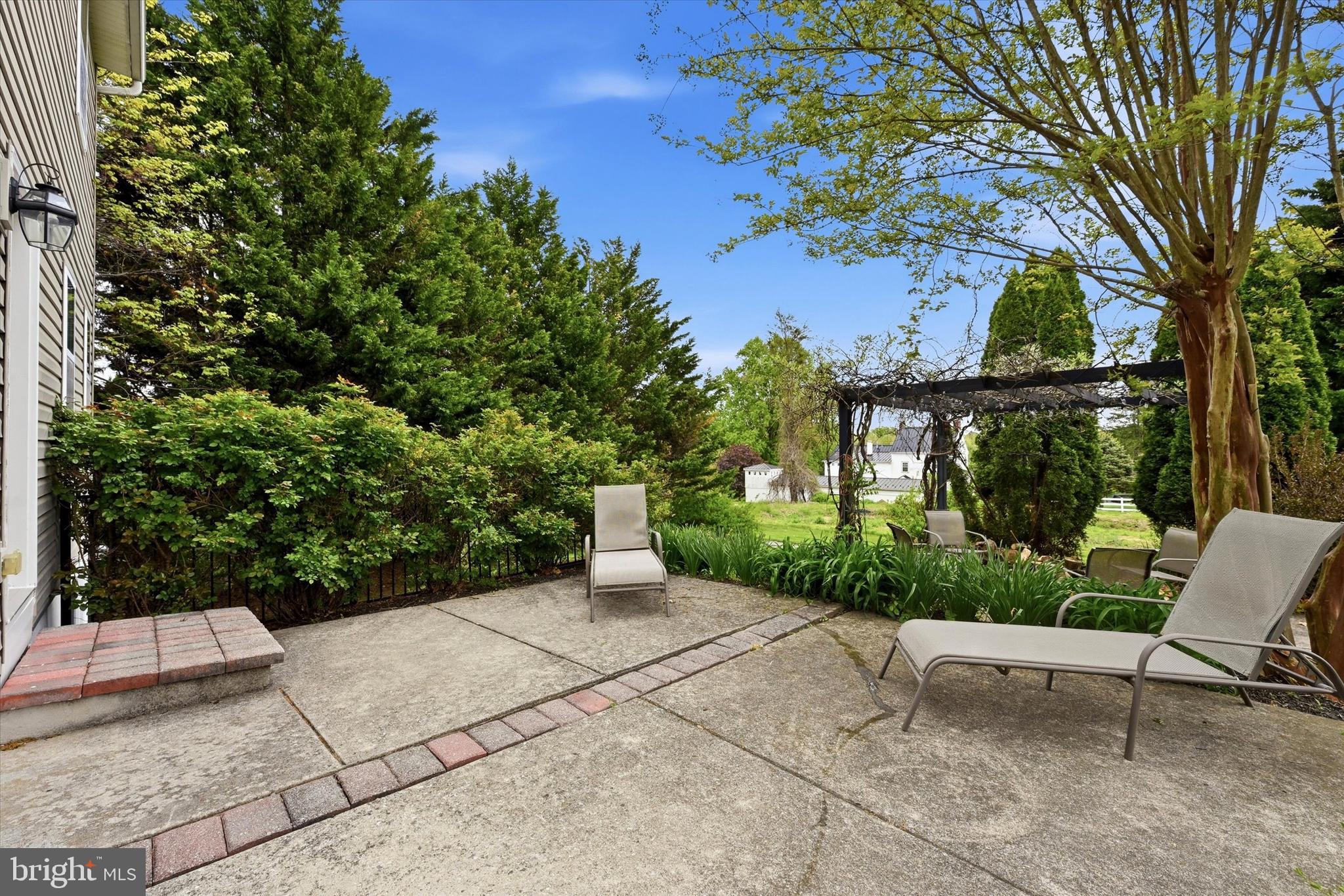 LAMBORN HUNT - Residential