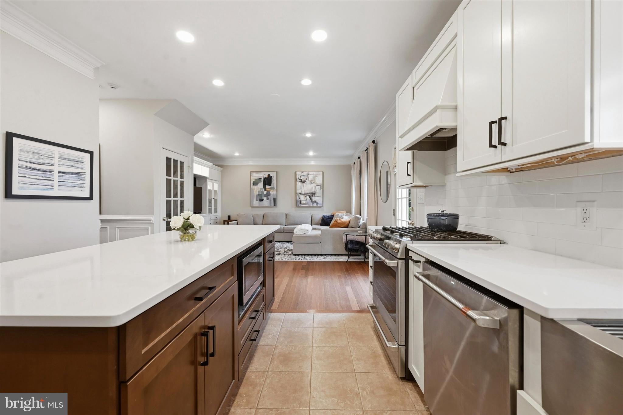 LAMBORN HUNT - Residential