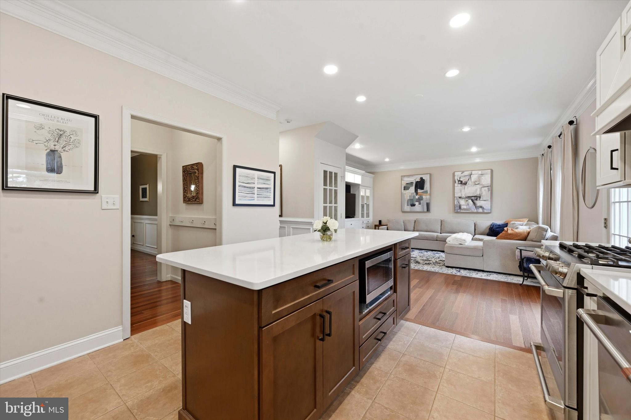 LAMBORN HUNT - Residential