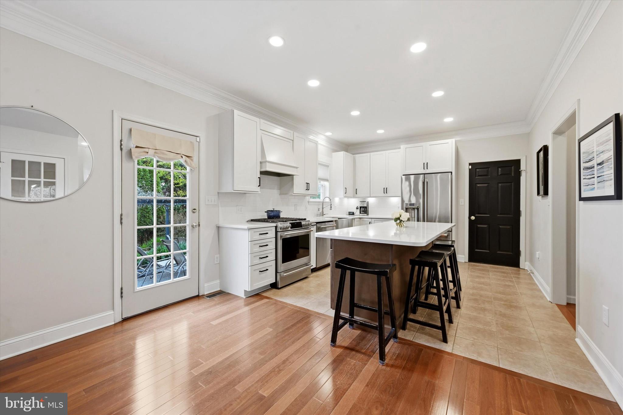 LAMBORN HUNT - Residential
