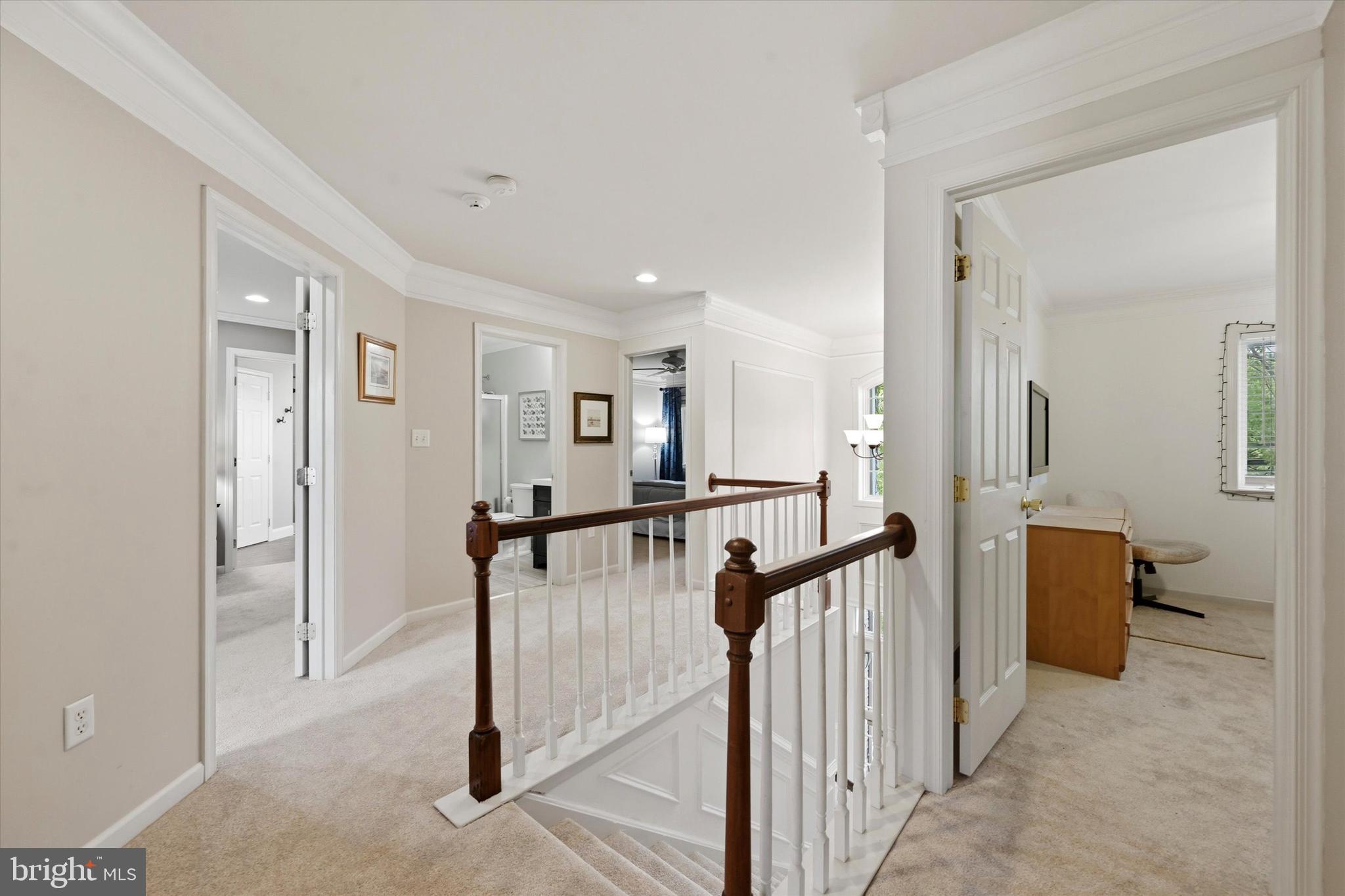 LAMBORN HUNT - Residential