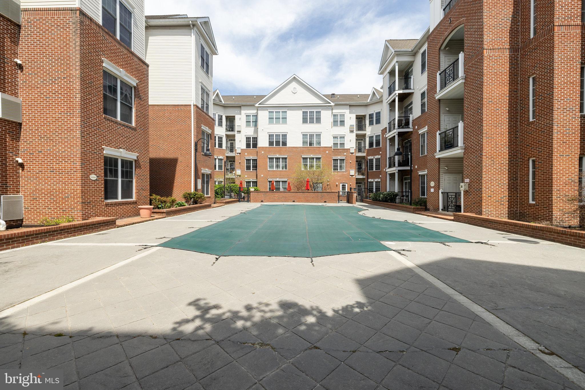 THE GRANDE AT RIVERVIEW - Residential Lease