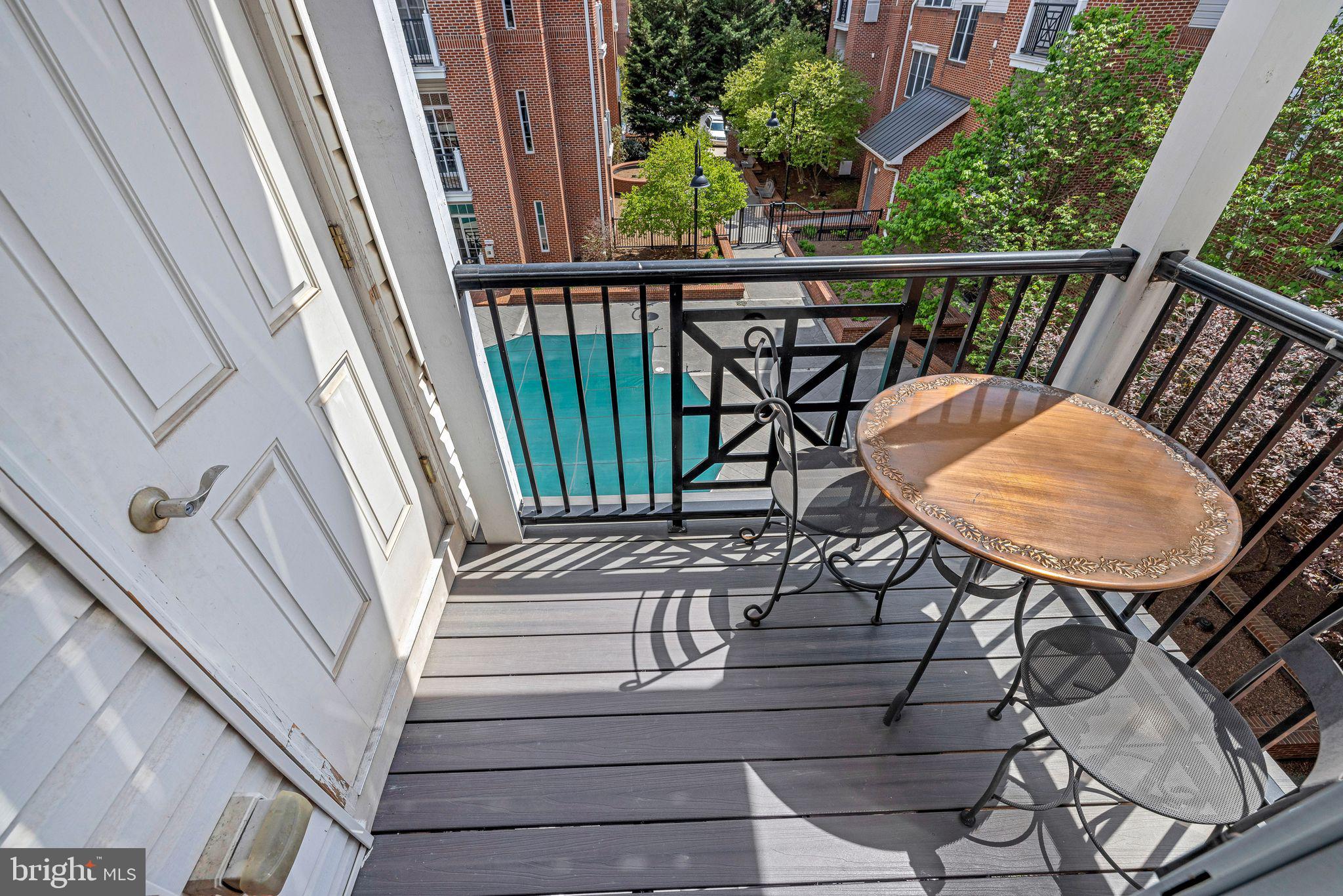 THE GRANDE AT RIVERVIEW - Residential Lease