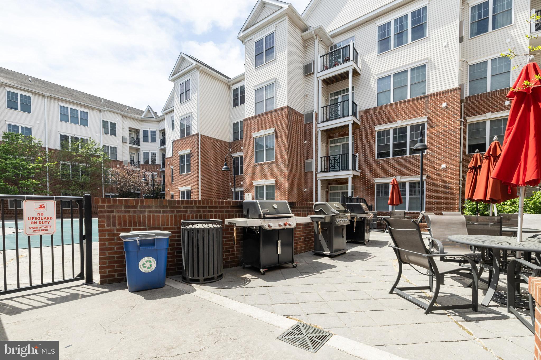 THE GRANDE AT RIVERVIEW - Residential Lease