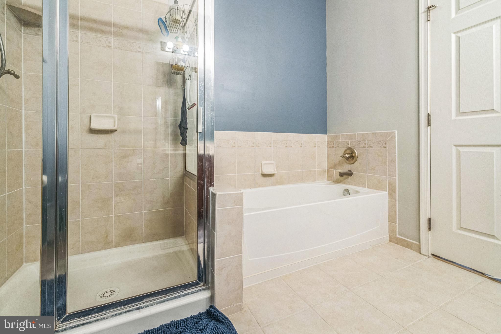 THE GRANDE AT RIVERVIEW - Residential Lease