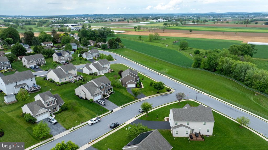 Photo of 124 Greenfield Drive, LEOLA, PA 17540 (MLS # PALA2069434)