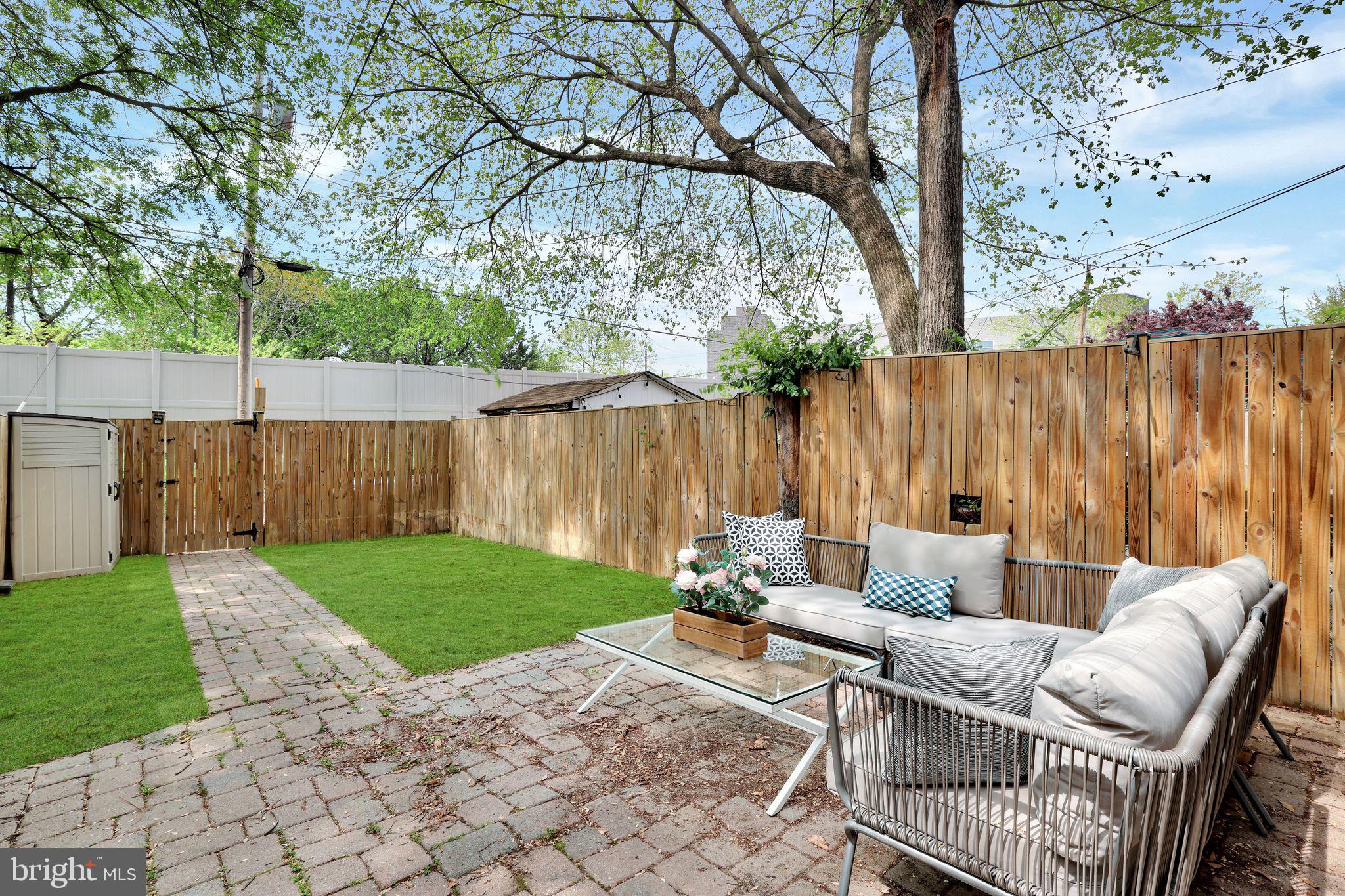 KENWOOD TOWERS - Residential