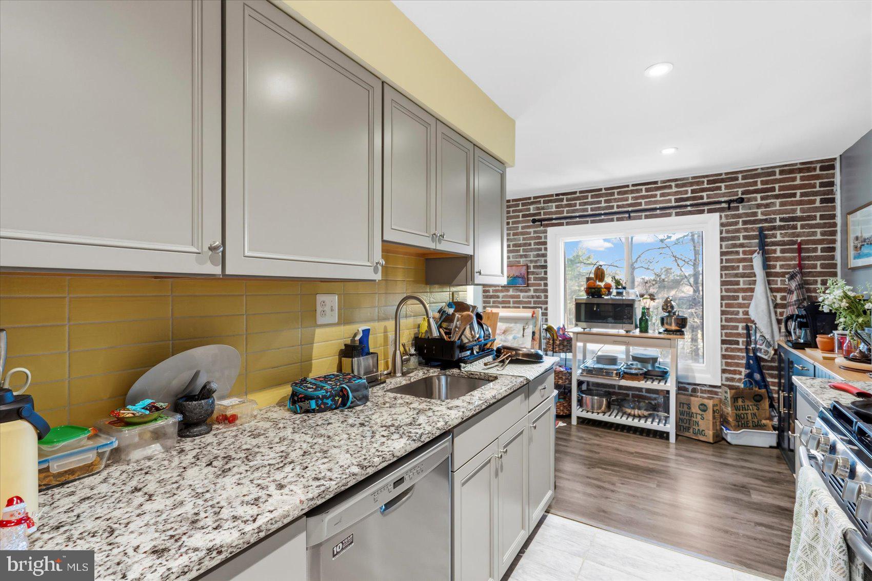 RUNNING BROOK - Residential