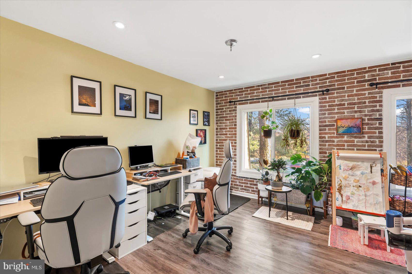 RUNNING BROOK - Residential