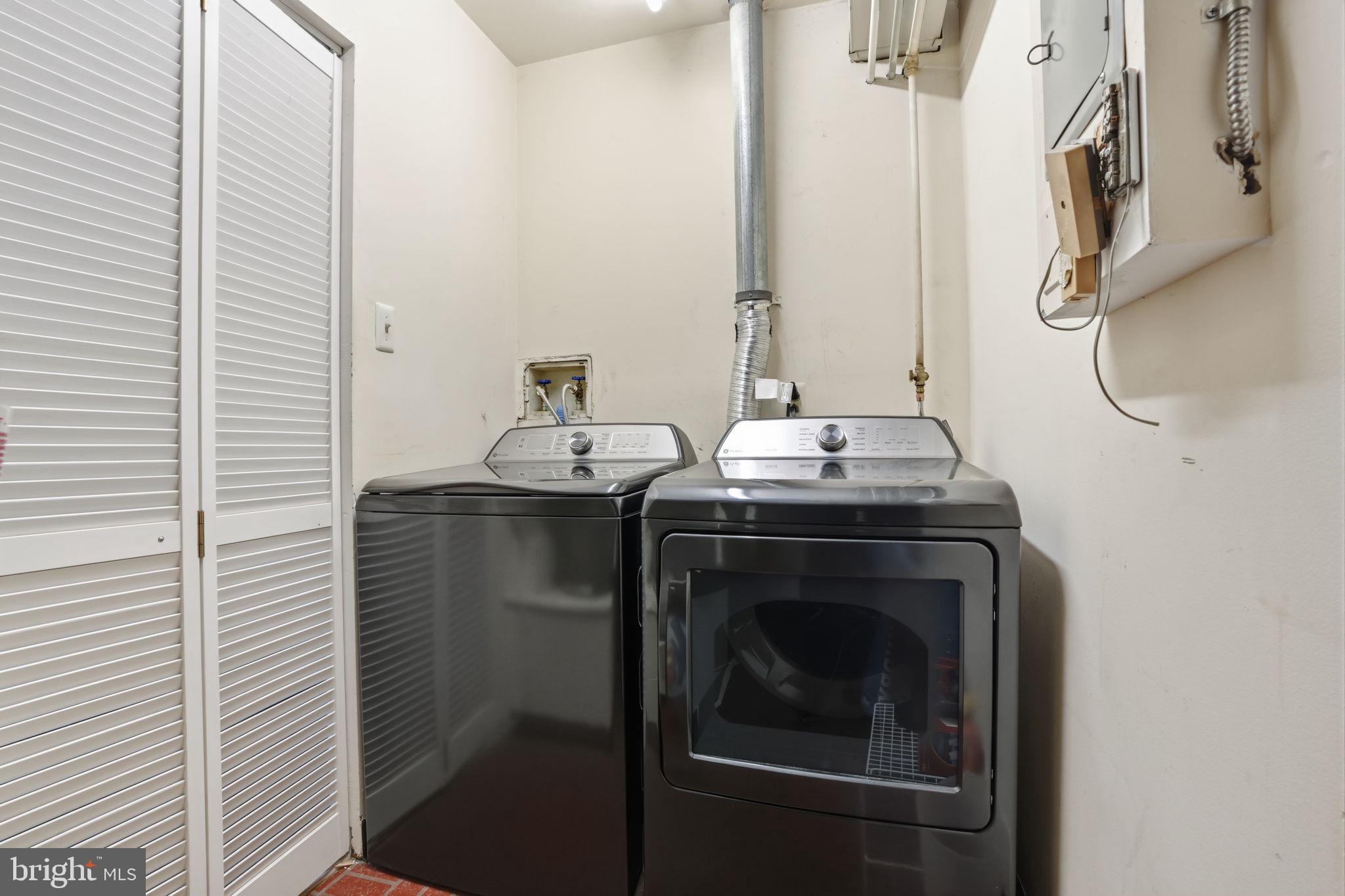 DELAIRE LANDING - Residential