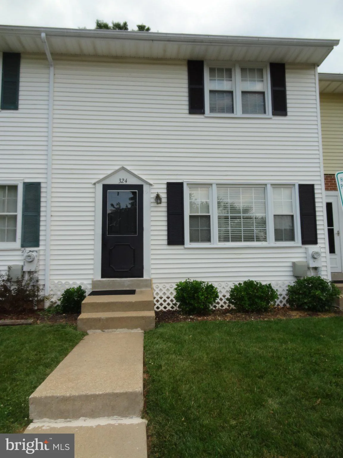 324 Woodleaf Court