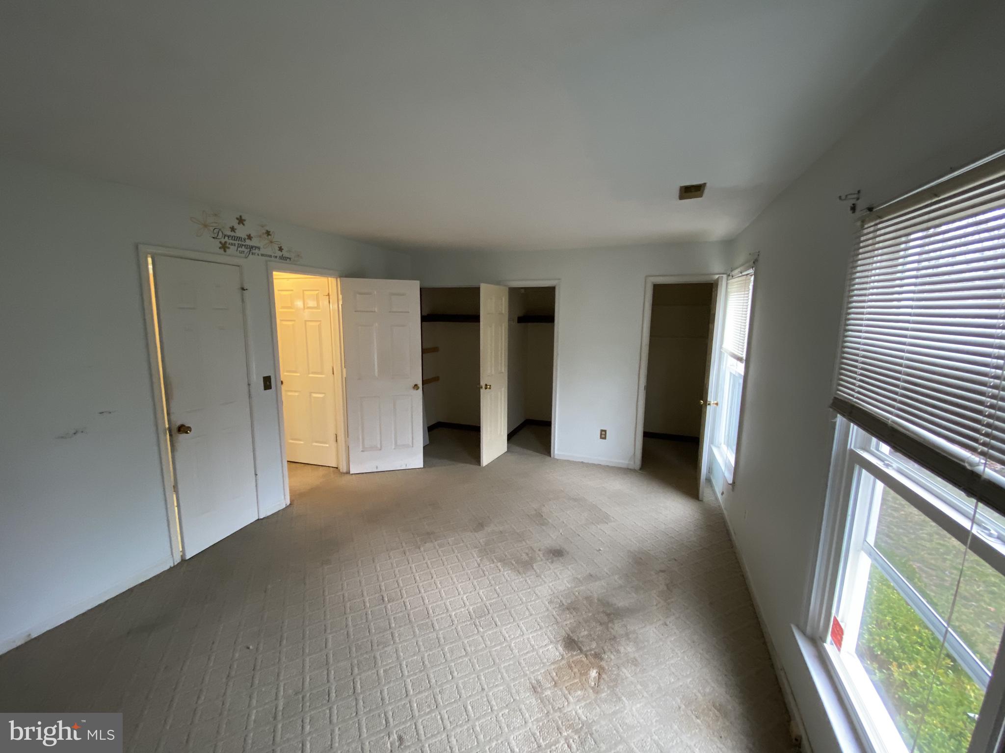 DEVONNE WOODS - Residential