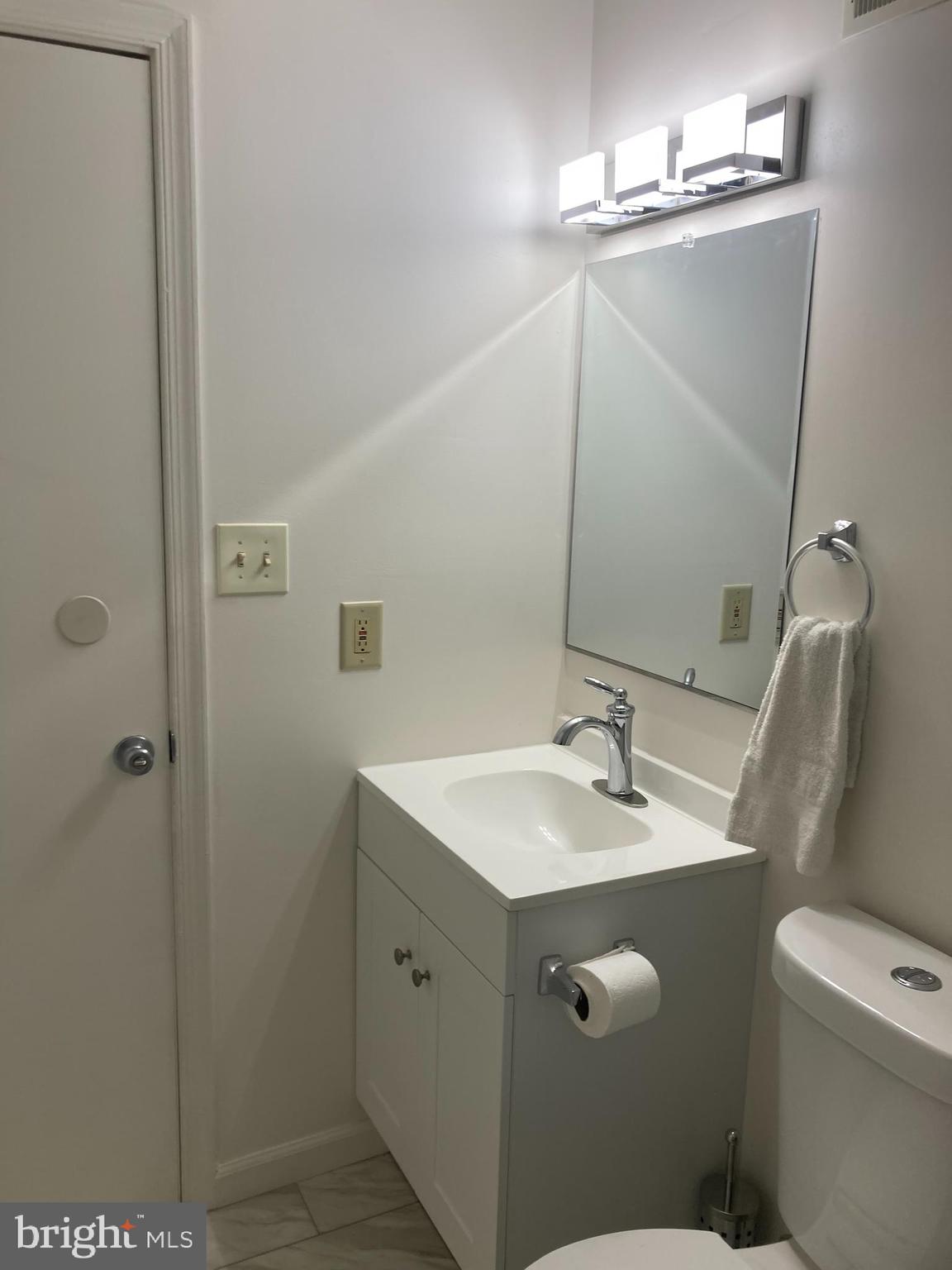 HILLCREST ORCHARDS - Residential Lease