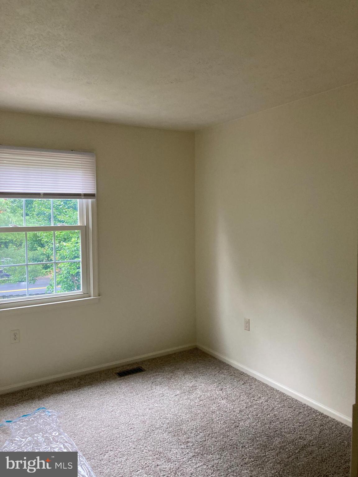 HILLCREST ORCHARDS - Residential Lease