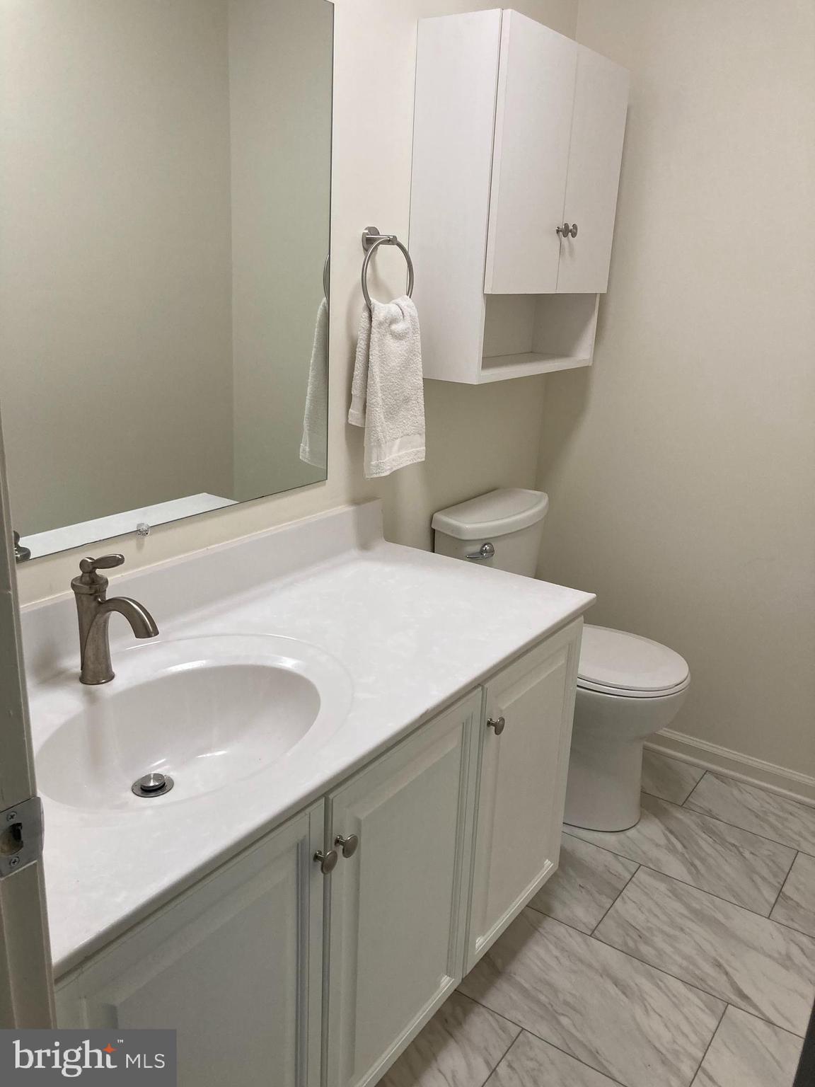 HILLCREST ORCHARDS - Residential Lease