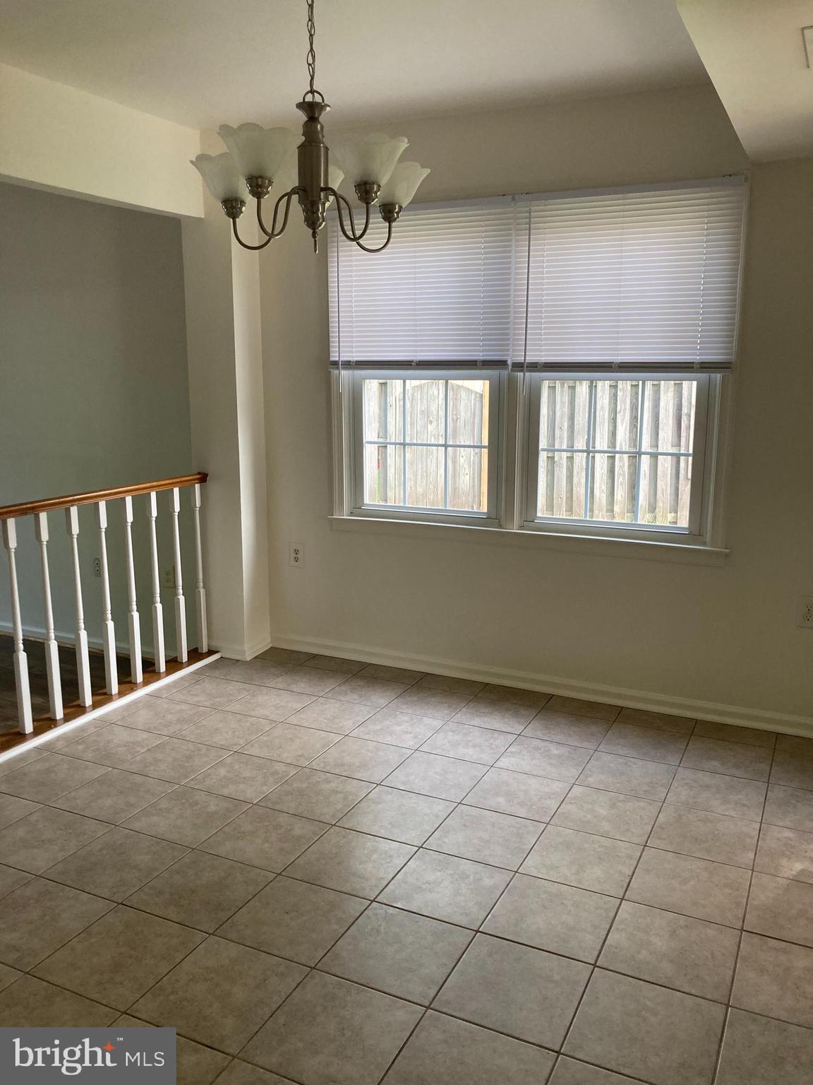 HILLCREST ORCHARDS - Residential Lease