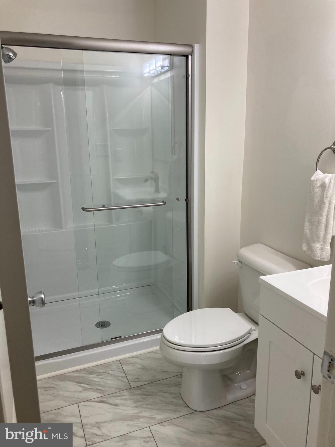 HILLCREST ORCHARDS - Residential Lease