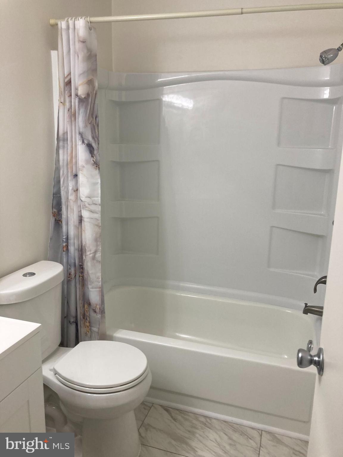 HILLCREST ORCHARDS - Residential Lease