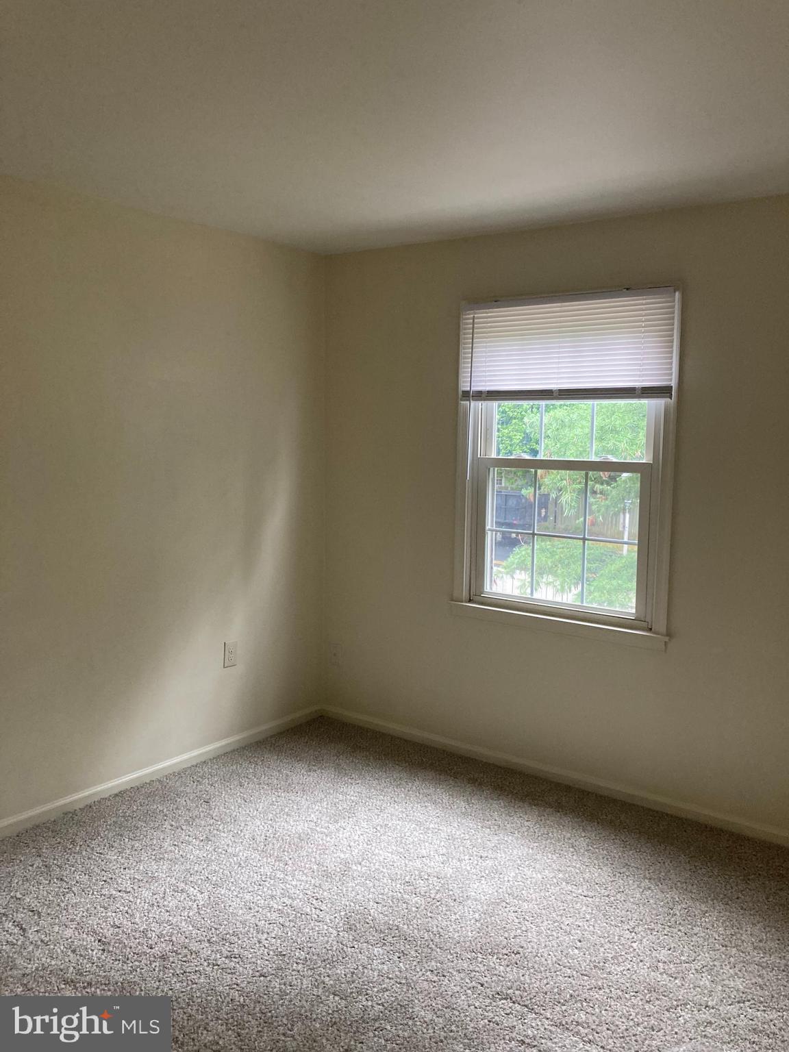 HILLCREST ORCHARDS - Residential Lease