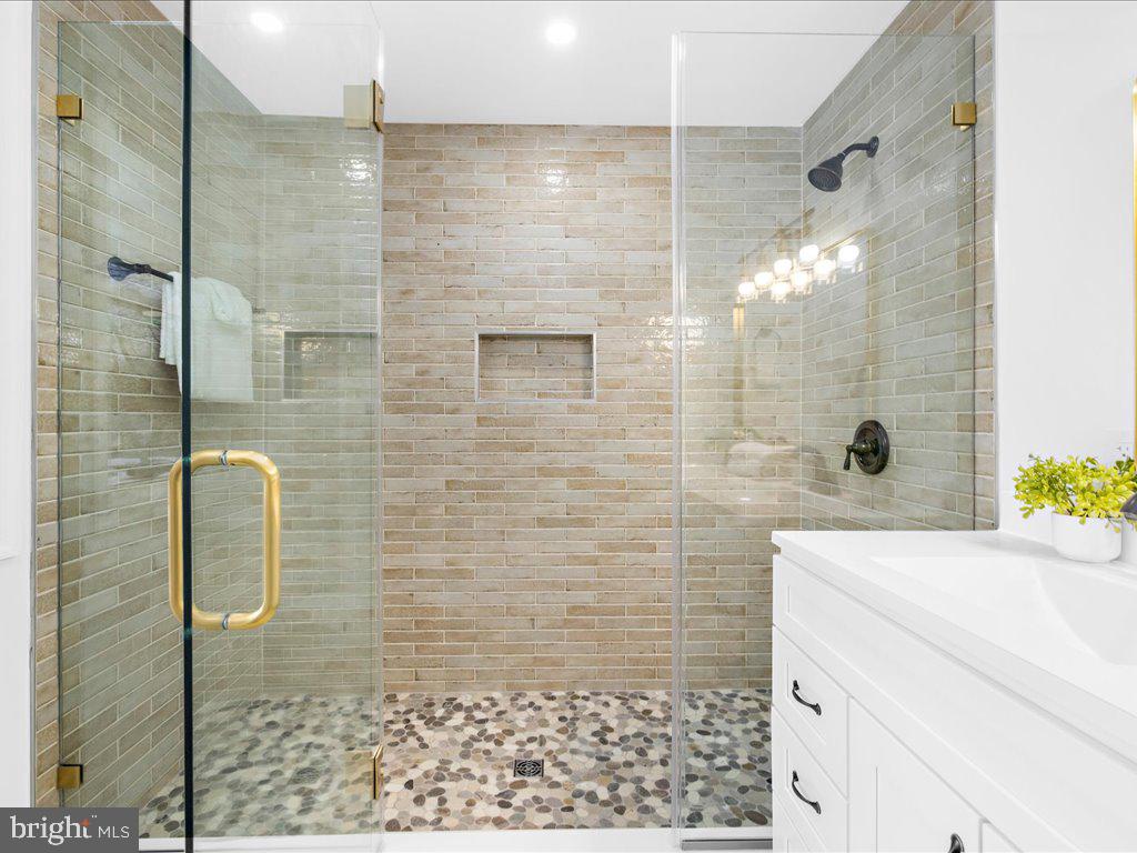 CAPE ST CLAIRE - Residential