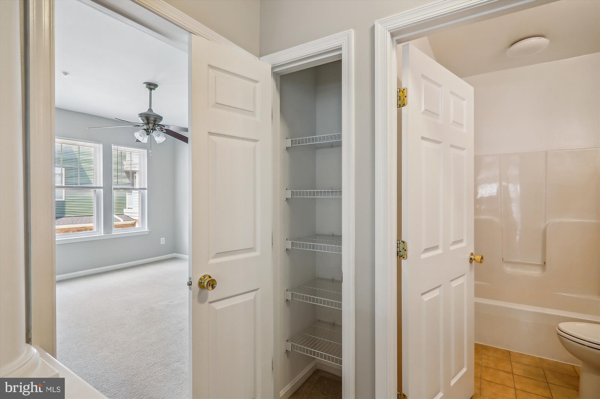 VICTORIA FALLS 4 CONDO-P - Residential