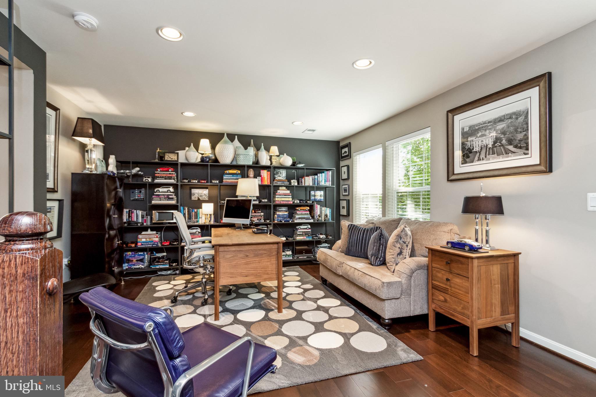 MADISON CRESCENT - Residential