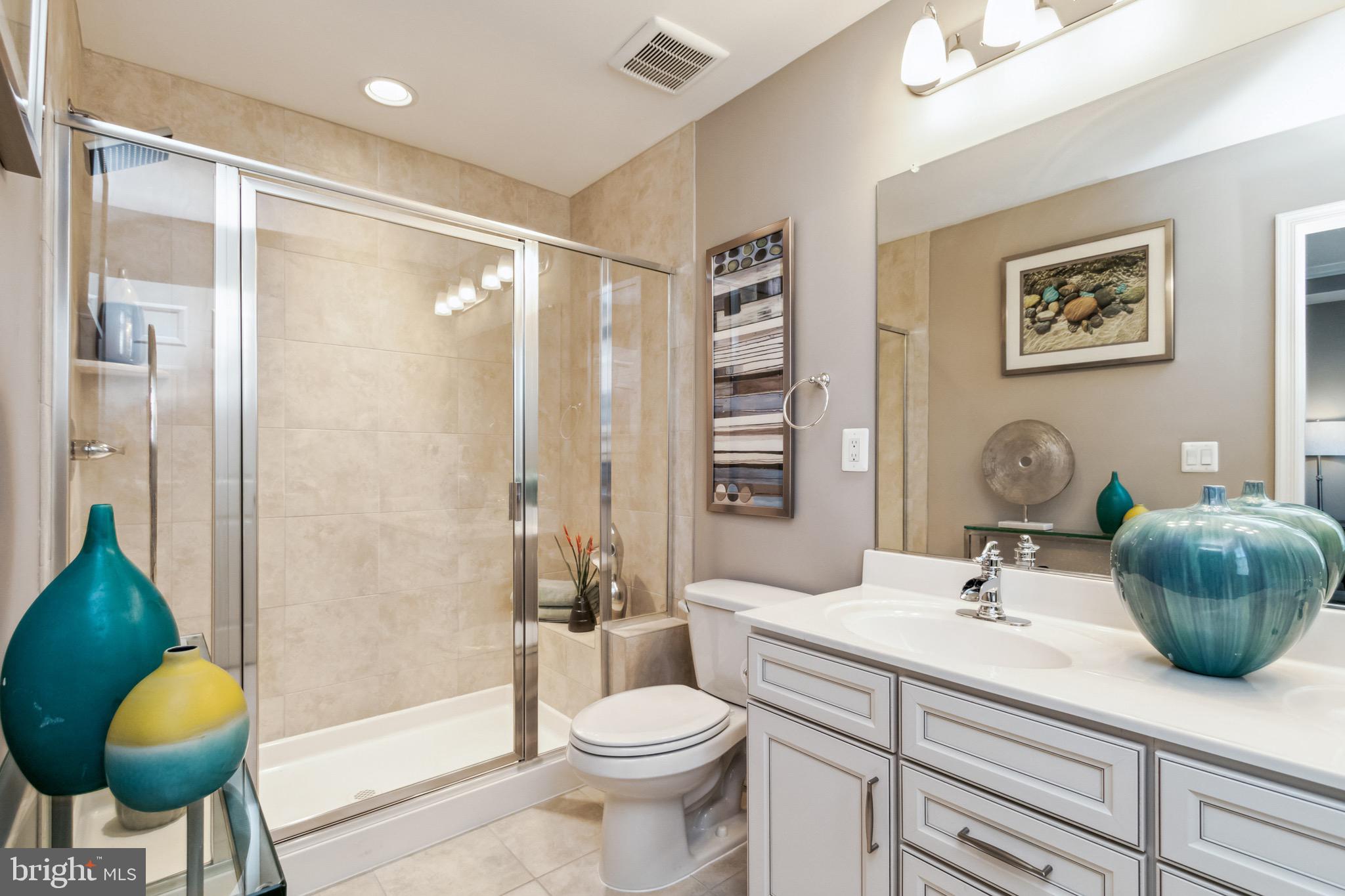 MADISON CRESCENT - Residential