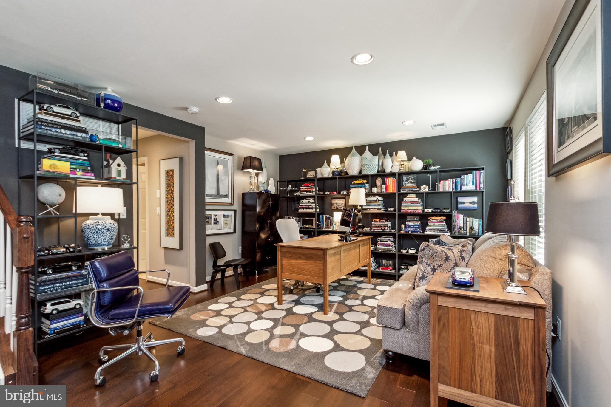 MADISON CRESCENT - Residential