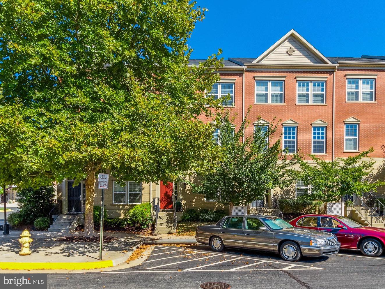 MADISON CRESCENT - Residential