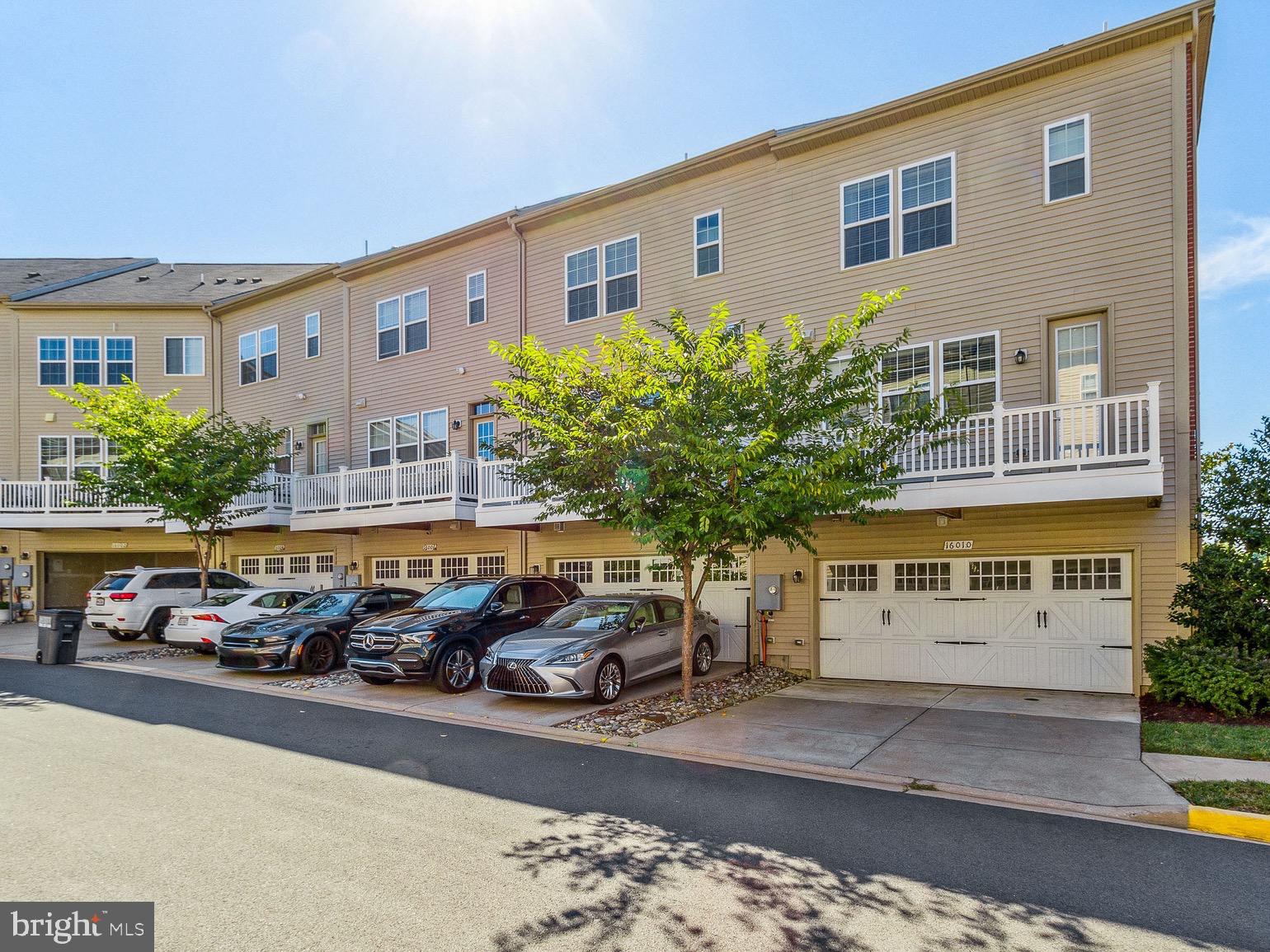 MADISON CRESCENT - Residential