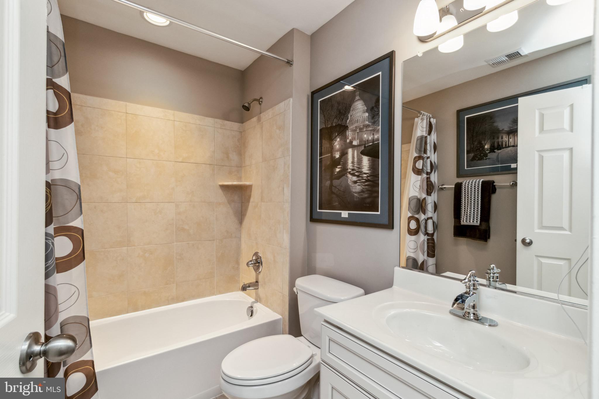 MADISON CRESCENT - Residential