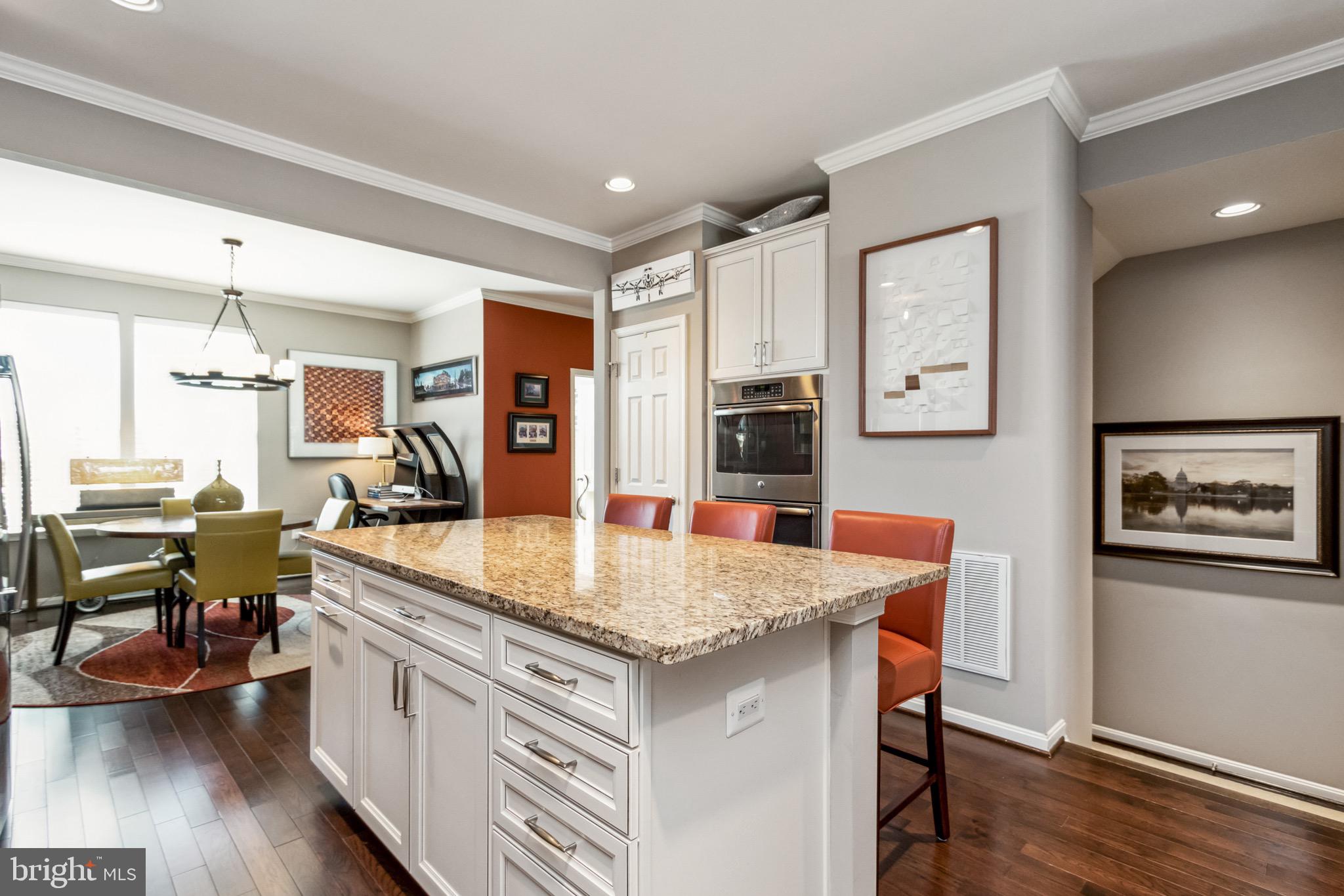 MADISON CRESCENT - Residential