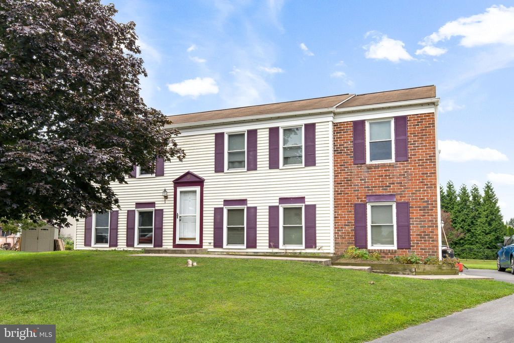 Photo of 9 WESTBRIDGE CT, WILLOW STREET, PA 17584 (MLS # PALA2039402)