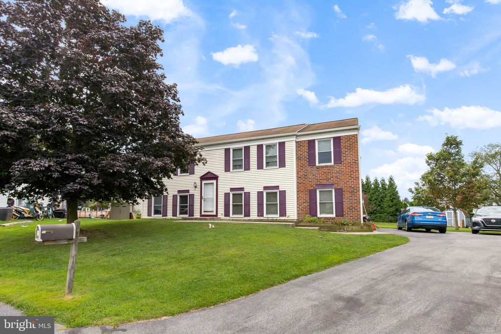 Photo of 9 WESTBRIDGE CT, WILLOW STREET, PA 17584 (MLS # PALA2039402)