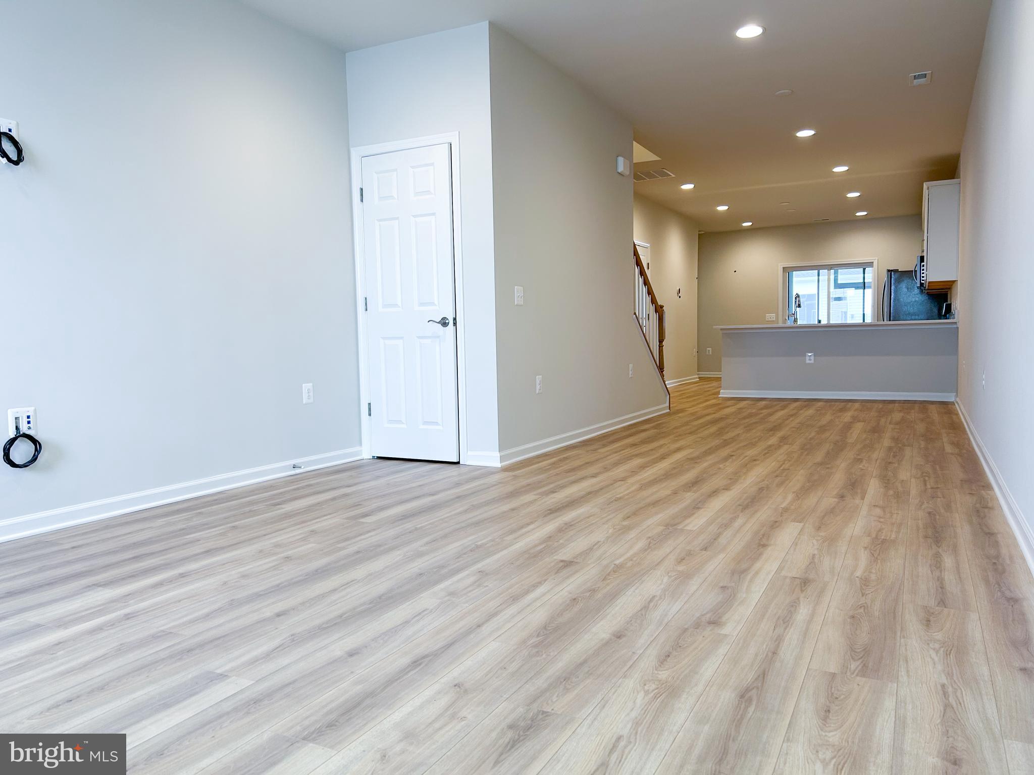 HIATT POINTE AT SNOWDEN BRIDGE - Residential