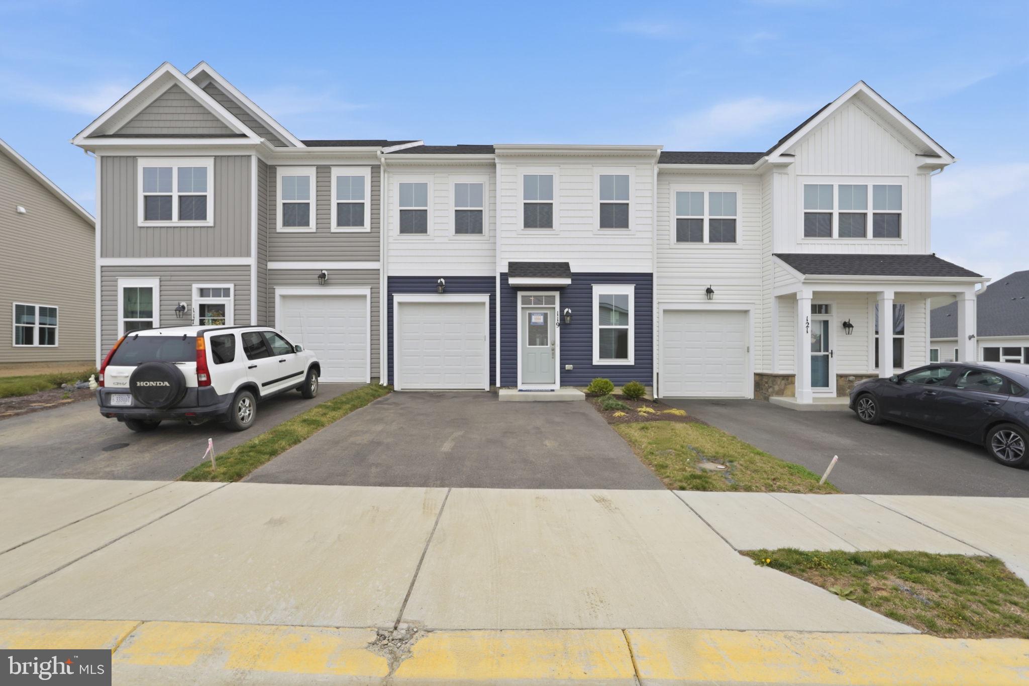 HIATT POINTE AT SNOWDEN BRIDGE - Residential