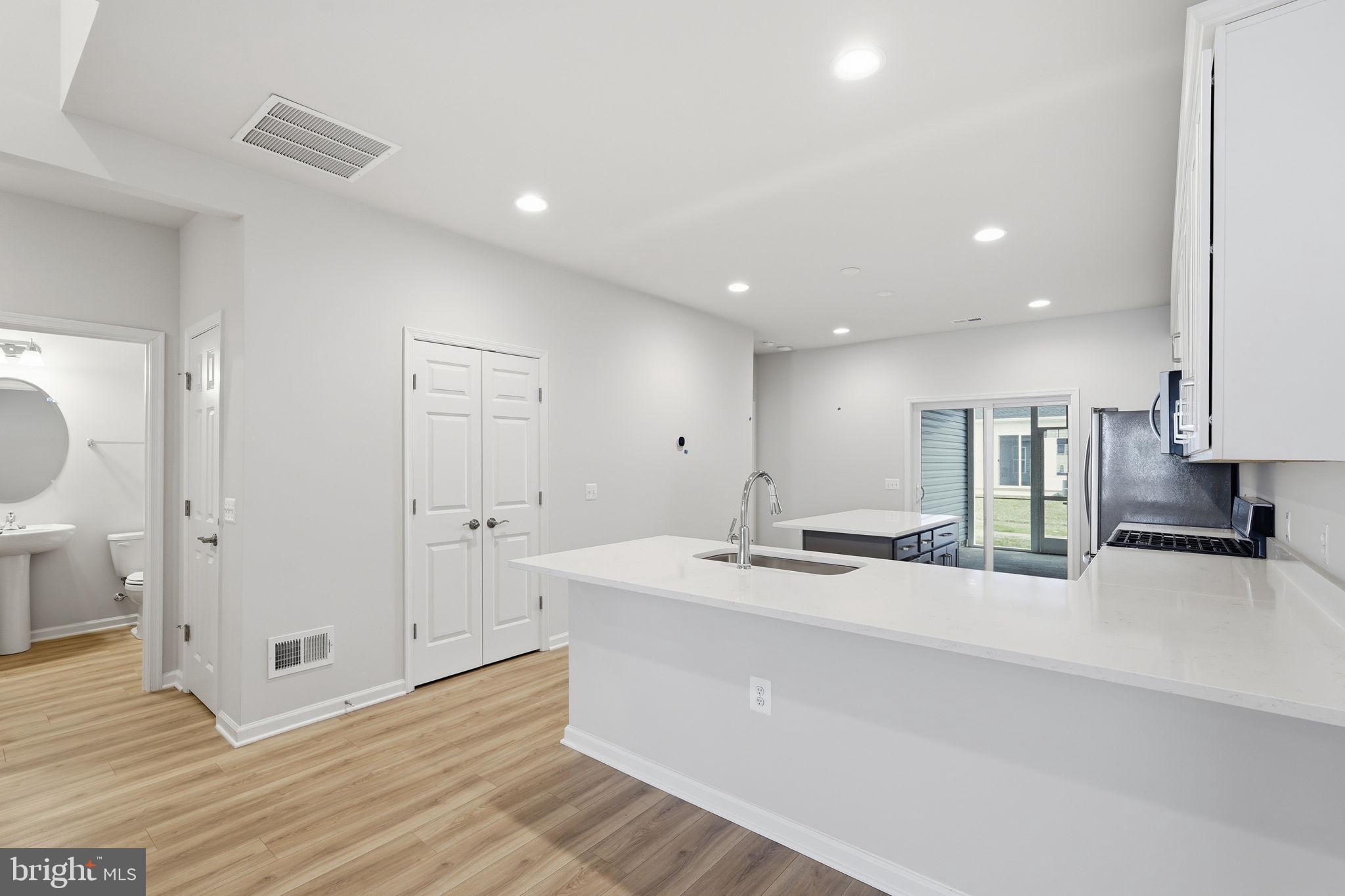 HIATT POINTE AT SNOWDEN BRIDGE - Residential