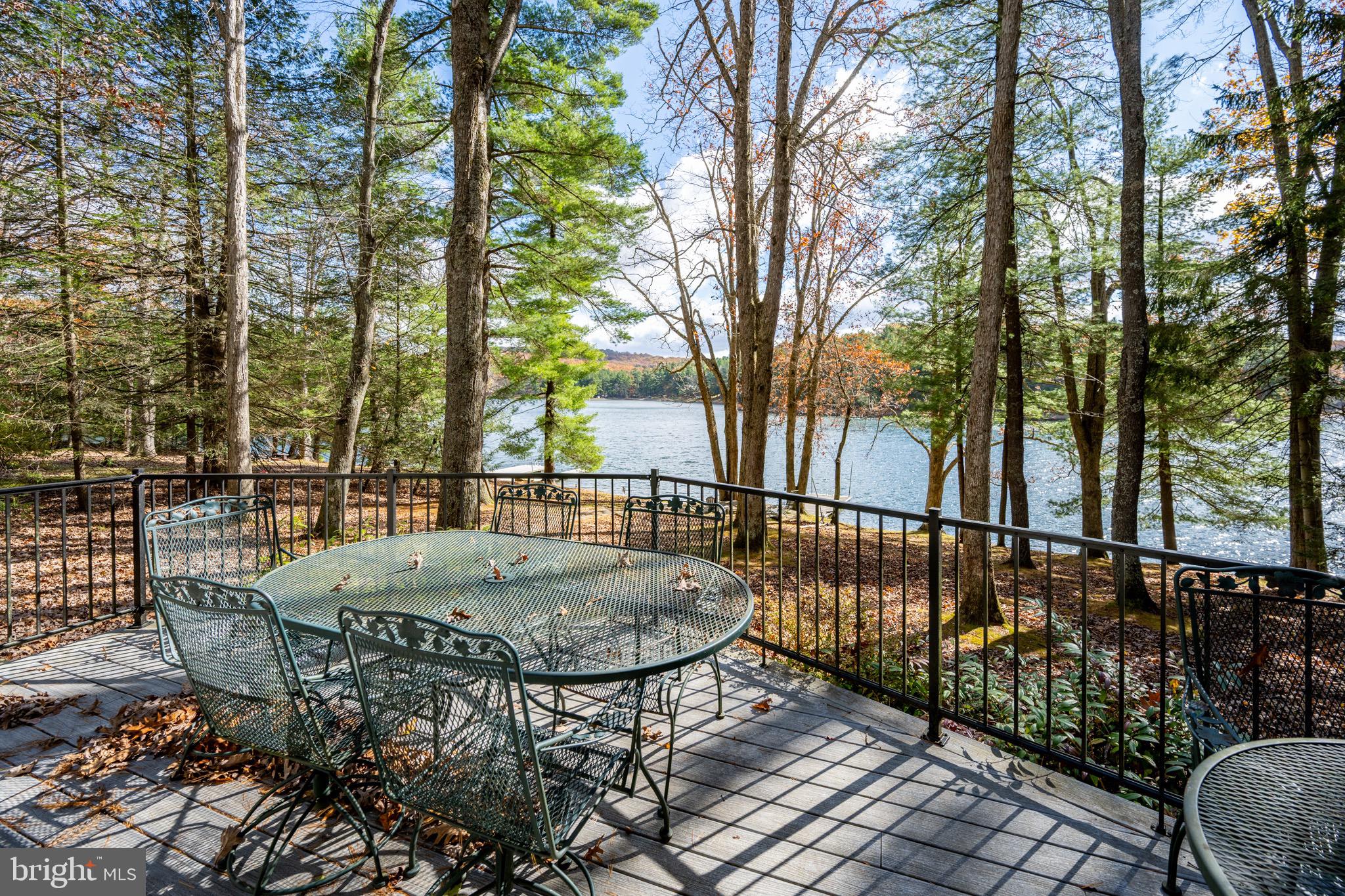 HARVEY PENINSULA - Residential